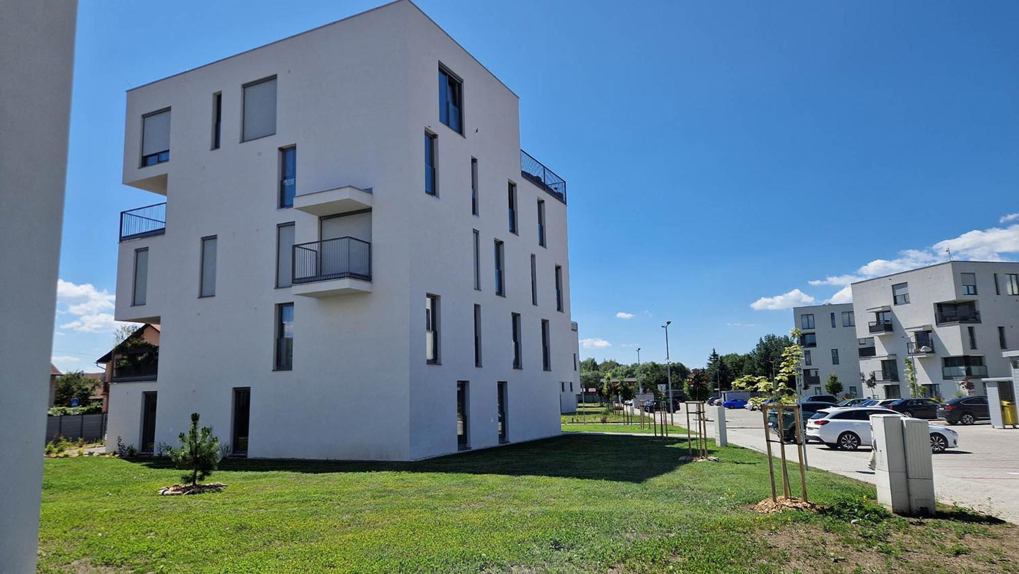 Hillshome - 84M2 Moderny Byt S Terasou Aj Saunou Liptovsky Mikulas Exterior photo